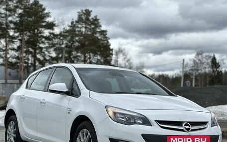 Opel Astra J, 2014 год, 815 000 рублей, 3 фотография