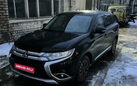 Mitsubishi Outlander III рестайлинг 3, 2017 год, 2 100 000 рублей, 1 фотография