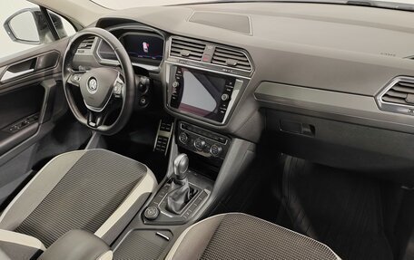 Volkswagen Tiguan II, 2020 год, 2 899 000 рублей, 13 фотография