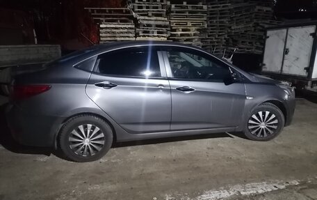 Hyundai Solaris II рестайлинг, 2015 год, 450 000 рублей, 3 фотография