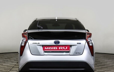 Toyota Prius IV XW50, 2018 год, 2 198 000 рублей, 6 фотография