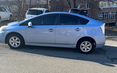 Toyota Prius, 2011 год, 900 000 рублей, 4 фотография