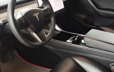 Tesla Model Y I, 2021 год, 3 950 000 рублей, 4 фотография