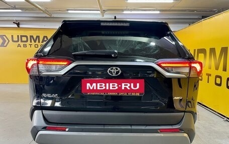 Toyota RAV4, 2021 год, 3 700 000 рублей, 7 фотография