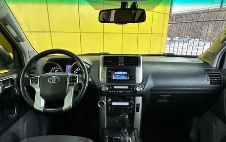 Toyota Land Cruiser Prado 150 рестайлинг 2, 2011 год, 3 099 000 рублей, 29 фотография