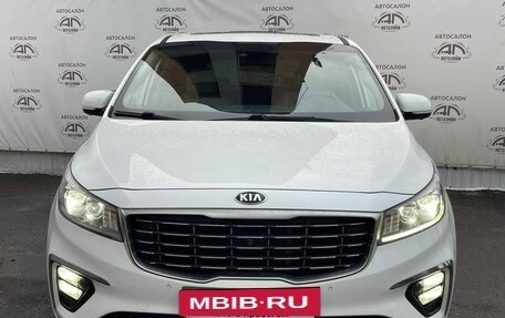 KIA Carnival III, 2018 год, 3 100 000 рублей, 5 фотография