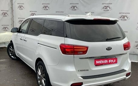 KIA Carnival III, 2018 год, 3 100 000 рублей, 7 фотография