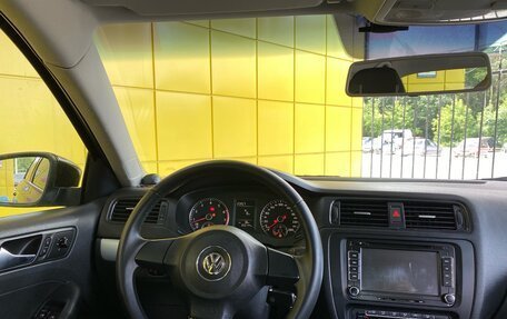 Volkswagen Jetta VI, 2011 год, 749 000 рублей, 13 фотография