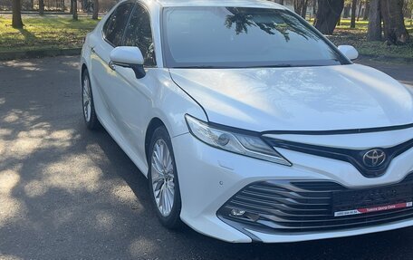 Toyota Camry, 2018 год, 3 250 000 рублей, 2 фотография