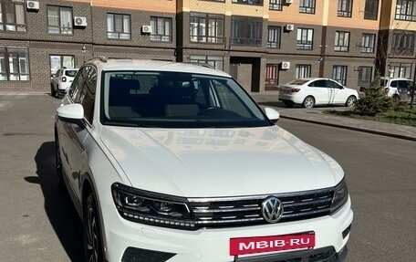 Volkswagen Tiguan II, 2018 год, 2 630 000 рублей, 5 фотография