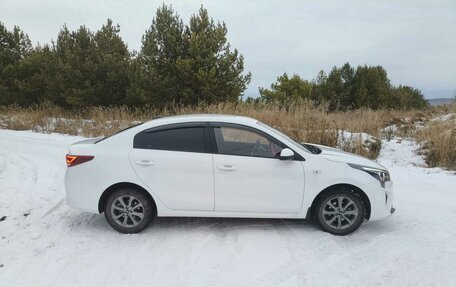 KIA Rio IV, 2021 год, 1 990 000 рублей, 1 фотография