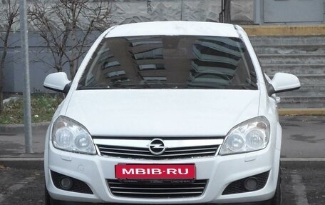 Opel Astra H, 2010 год, 600 000 рублей, 1 фотография