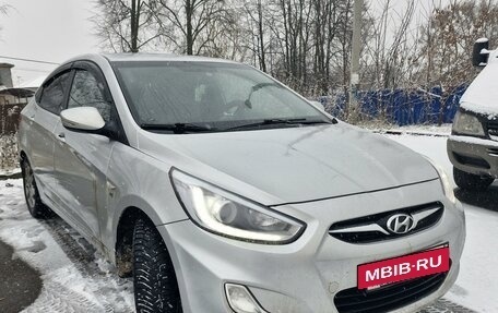 Hyundai Solaris II рестайлинг, 2011 год, 800 000 рублей, 5 фотография