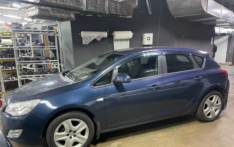 Opel Astra J, 2010 год, 750 000 рублей, 4 фотография