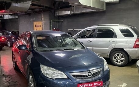 Opel Astra J, 2010 год, 750 000 рублей, 3 фотография