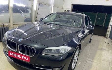 BMW 5 серия, 2012 год, 1 590 000 рублей, 2 фотография