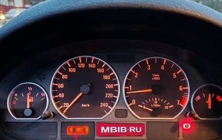 BMW 3 серия, 2004 год, 1 100 000 рублей, 13 фотография