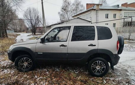 Chevrolet Niva I рестайлинг, 2014 год, 550 000 рублей, 3 фотография