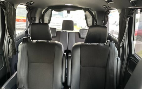 Toyota Noah III, 2019 год, 2 600 000 рублей, 25 фотография