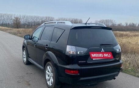 Mitsubishi Outlander III рестайлинг 3, 2010 год, 2 150 000 рублей, 10 фотография