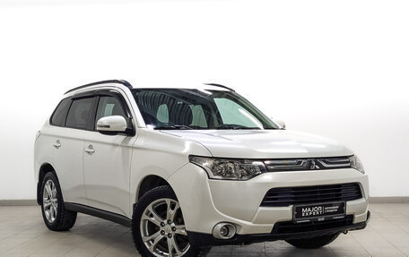 Mitsubishi Outlander III рестайлинг 3, 2013 год, 1 580 000 рублей, 3 фотография