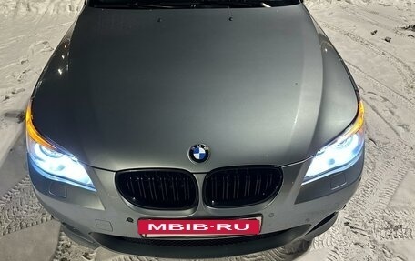 BMW 5 серия, 2004 год, 1 550 000 рублей, 3 фотография