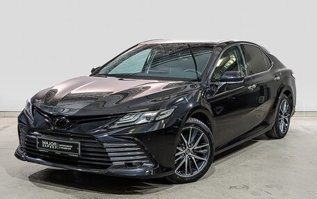 Toyota Camry, 2023 год, 3 950 000 рублей, 1 фотография