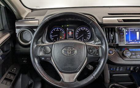 Toyota RAV4, 2019 год, 2 590 000 рублей, 21 фотография