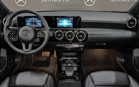 Mercedes-Benz A-Класс, 2018 год, 2 450 000 рублей, 14 фотография