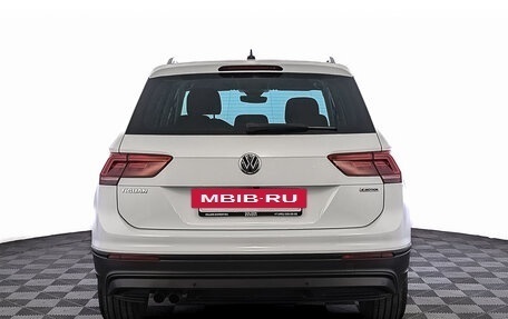 Volkswagen Tiguan II, 2019 год, 2 895 000 рублей, 6 фотография