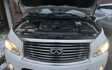 Infiniti QX56, 2013 год, 3 300 000 рублей, 9 фотография