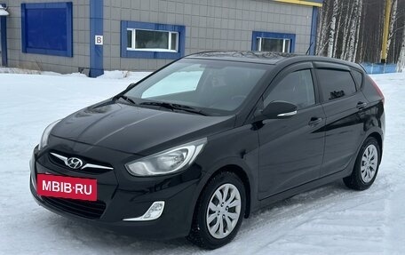 Hyundai Solaris II рестайлинг, 2012 год, 820 000 рублей, 2 фотография