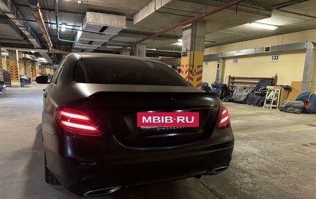 Mercedes-Benz E-Класс, 2017 год, 3 900 000 рублей, 4 фотография