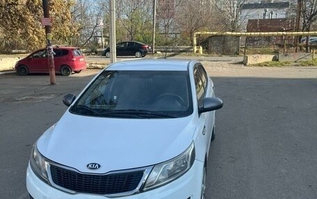 KIA Rio III рестайлинг, 2013 год, 800 000 рублей, 3 фотография