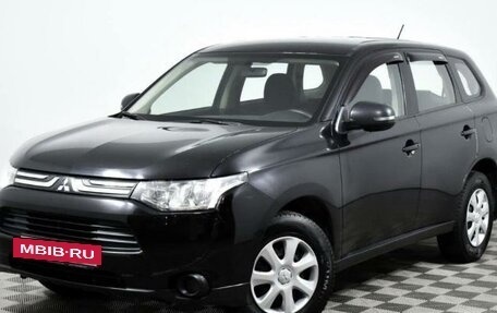 Mitsubishi Outlander III рестайлинг 3, 2013 год, 2 150 000 рублей, 3 фотография