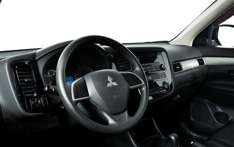 Mitsubishi Outlander III рестайлинг 3, 2013 год, 2 150 000 рублей, 5 фотография