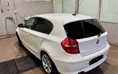 BMW 1 серия, 2010 год, 1 050 000 рублей, 2 фотография