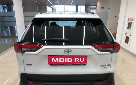 Toyota RAV4, 2024 год, 4 900 000 рублей, 5 фотография