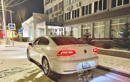 Volkswagen Passat B8 рестайлинг, 2015 год, 1 700 000 рублей, 4 фотография