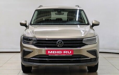 Volkswagen Tiguan II, 2021 год, 2 430 000 рублей, 3 фотография