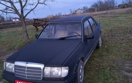 Mercedes-Benz W124, 1985 год, 80 000 рублей, 1 фотография