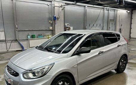 Hyundai Solaris II рестайлинг, 2012 год, 670 000 рублей, 4 фотография