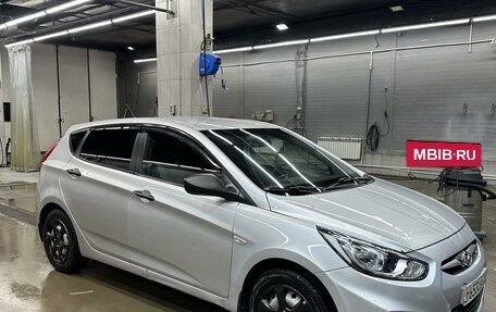 Hyundai Solaris II рестайлинг, 2012 год, 670 000 рублей, 2 фотография