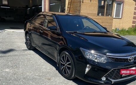 Toyota Camry, 2017 год, 2 900 000 рублей, 2 фотография