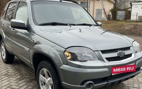 Chevrolet Niva I рестайлинг, 2016 год, 880 000 рублей, 3 фотография