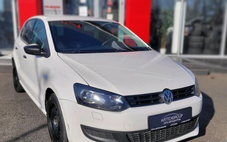 Volkswagen Polo VI (EU Market), 2010 год, 830 000 рублей, 2 фотография