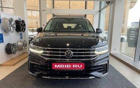 Volkswagen Tiguan II, 2023 год, 6 850 000 рублей, 2 фотография