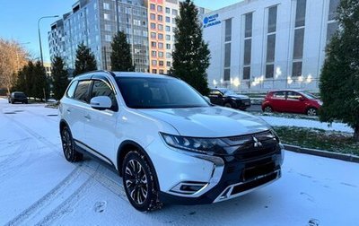 Mitsubishi Outlander III рестайлинг 3, 2021 год, 2 990 000 рублей, 1 фотография