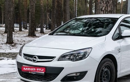 Opel Astra J, 2014 год, 1 050 000 рублей, 2 фотография