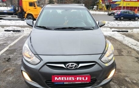 Hyundai Solaris II рестайлинг, 2011 год, 800 000 рублей, 6 фотография